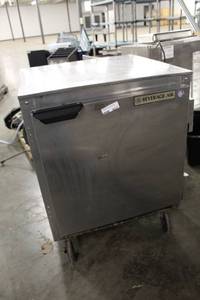 lot 4377 image: Beverage Air  Rolling Cooler