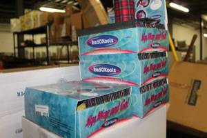 lot 3713 image: Radokoolz Flexible Can  Wrap  - 4 Boxes of 50