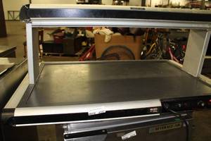 lot 4337 image: Hatco Glo-Ray 36 inch Buffet Warmer