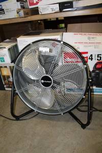 lot 4530 image: Utilitech 20-in 3-Speed Indoor High Velocity Fan