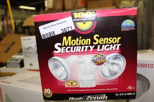 lot 3671 image: Motion Detector Security Light