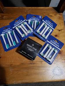 lot 17364 image: Teeth Whitening Powder  Electric Brush Heads