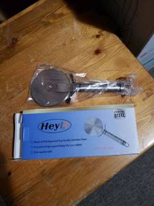 lot 17382 image: Pizza Cutter