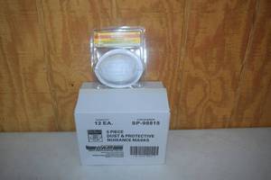lot 448 image: 60 Dust Masks
