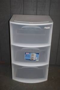 lot 9 image: Sterlite 3 Drawer Cart
