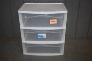 lot 10 image: Room Essentials 3 Drawer Cart