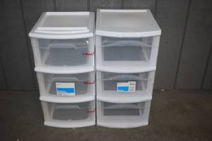 lot 15 image: 2 Room Essentials 3 Drawer Carts