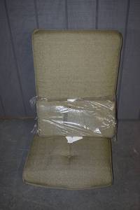 lot 66 image: LaZBoy Peyton Recliner Cushion Set