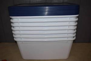 lot 69 image: 6 Bella Totes with Lids 14 Gallon
