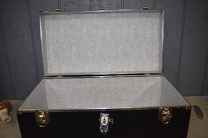 lot 93 image: Foot Locker Trunk