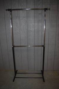 lot 94 image: Garment Rack with NO Casters