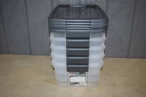 lot 105 image: 5 Sterlite Ultra Latch Totes