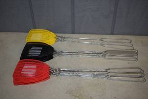 lot 154 image: 17 Fly Swatters