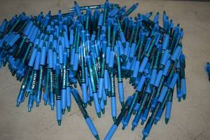 lot 257 image: 250 Ball Point Pens Black Ink