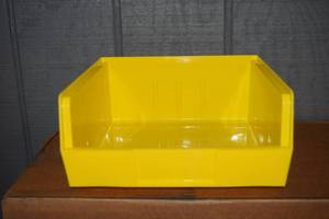 lot 276 image: 6 Quantum Storage Screw Bins 11 x 10 x 5.5