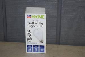 lot 292 image: 12 3-Way Light Bulbs 50100150 Watt