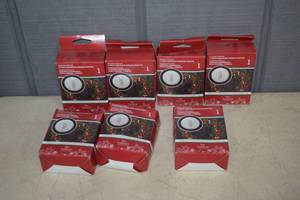 lot 324 image: 7 Magnetic Wreath Hangers