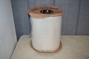lot 391 image: Roll of 500 Poly Bags 10 x 22