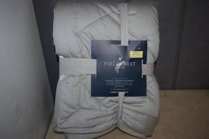 lot 433 image: Fieldcrest Tencel Cotton Blanket with Plush Reverse Queen Gray