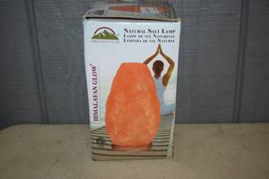 lot 437 image: Himalayan Glow Natural Salt Lamp