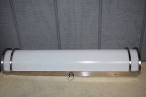 lot 467 image: 24 LED Vanity Light