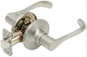 lot 3089 image: Pamex Milano Passage Set (Reversible) FLP703, Actual Color BRIGHT BRASS - 2 pieces
