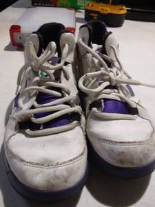 lot 2393 image: Jordan Shoes Size 3Y