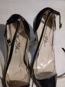 lot 2396 image: Wild Rose size 7.5 Heels
