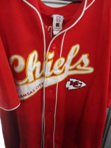 lot 2384 image: Kansas City Chiefs Larry Johnson #27 Shirt