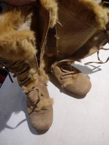 lot 2386 image: Brown Fur Boots