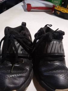 lot 2402 image: Nike Shoes Size 13C