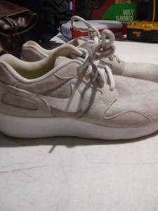 lot 2412 image: Nike Shoes and Shaq Shoes Size 13Y