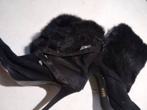 lot 2417 image: Wild Rose Heels