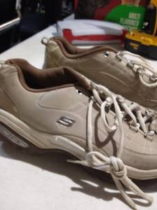 lot 2427 image: Shechers Shoes Size 9.5