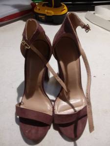 lot 2433 image: Brown Heels Size 7