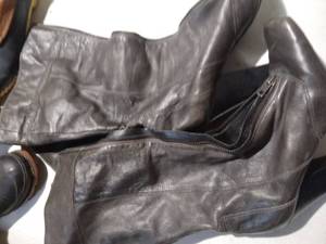 lot 2436 image: Giani Bini Boots Size 10