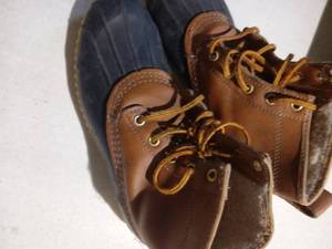 lot 2439 image: Brown boots Size 6