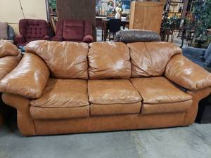 lot 1001 image: Sealy Burnt Orange Leather Sofa
