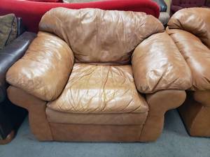 lot 1003 image: Sealy Burnt Orange Leather Kings Chair