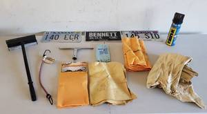 lot 4235 image: Lot of Car Items - Tags and Cleaning Items