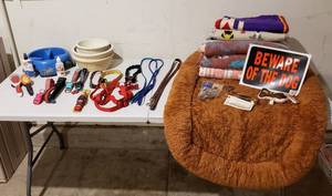 lot 4251 image: Lot of Dog Items - Feeding Bowls, Dog Blankets, LeashesCollars and Other Items