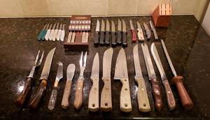 lot 4262 image: Lot of Cutlery - Carving Set, Steak Knives, and Kitchen Knives