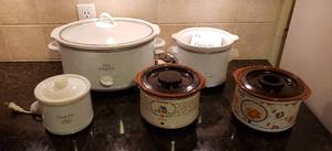 lot 4263 image: Lot of Crock Pots - All work - one is missing a lid