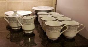lot 4277 image: 20 pcs. of Mikasa Fine China Dresden Rose L9009 - 2 Serving Bowls, 8 Soup Bowls, 8 Cups, CreamerSugar