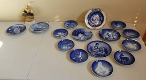 lot 4310 image: Lot of Copenhagen Porcelain Mothers Day Plates (small ones), Royal Blue Winter China Germany - Mothers & Fathers Day Plates, Bareuther Plates and Metal Sailboat on Stone