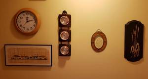 lot 4341 image: Lot of Home Decor - Clock, 3 Dial Gauges, Wheat Decor and Geese