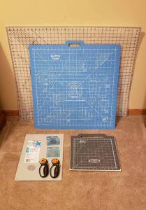 lot 4348 image: Lot of Fiskars Blades, Cutters and Cutting Mats