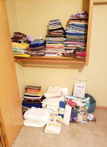 lot 4350 image: Huge Lot of Fabric...BEAUTIFUL VARIETY