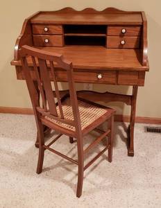lot 4367 image: Handmade Oak Secretary Type Desk with Cane Bottom Chair - 31 in. x 22 in. x 37 in. - 5 Drawers
