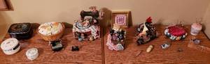 lot 4374 image: Lot of Sewing Figurines and Gadgets